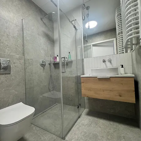 Apartament Lobzow *